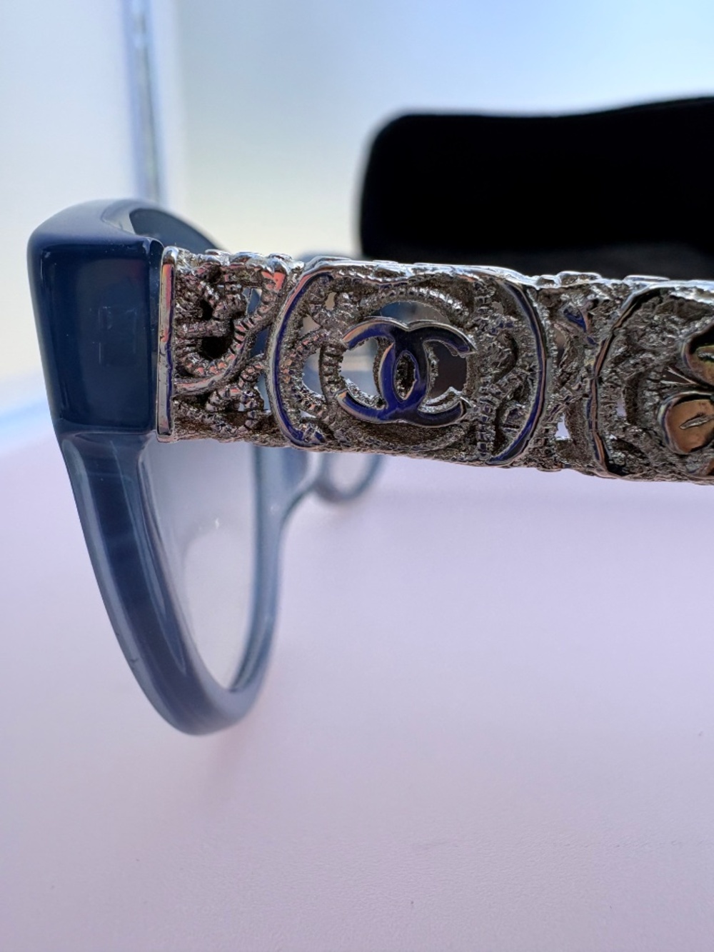 Chanel • Bijou collection butterfly sunglasses • Blue Frame Sunglasses - Picture 5 of 16